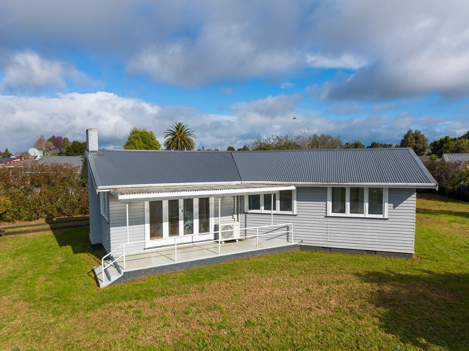 New Roof - Polished Floors - 1,002m² Freehold